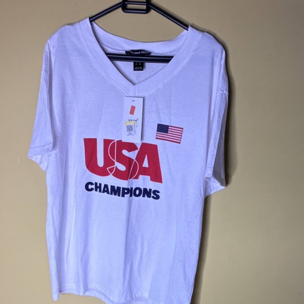 STREETWEAR SOCIETY MEN'S XS WHITE USA CHAMPIONS GRAPHIC T SHIRT